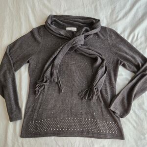 Carolyn Taylor sz L grey sweater with studded details and detachable scarf